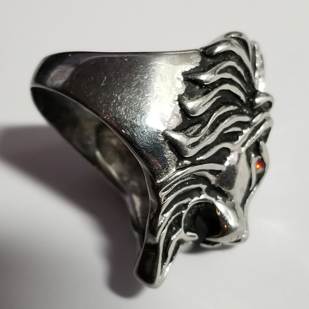 Relisted -lion ring red rhinestone eyes dark silvertone size 11.75   11 3/4 - Picture 5 of 14